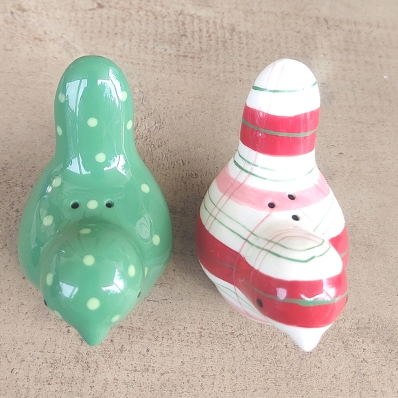 Vintage 1980s  Essential Homes Salt & Pepper Shakers Peppermint and Green Doves - Picture 9 of 12